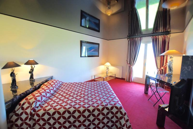 Double Room image 4