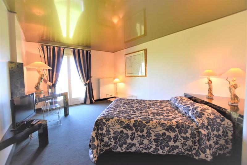 Double Room image 1