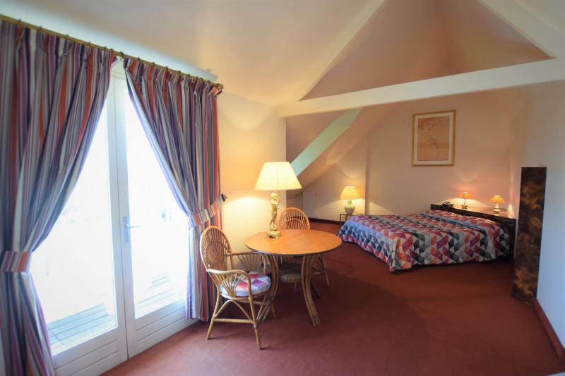 Triple Room with Balcony image 2