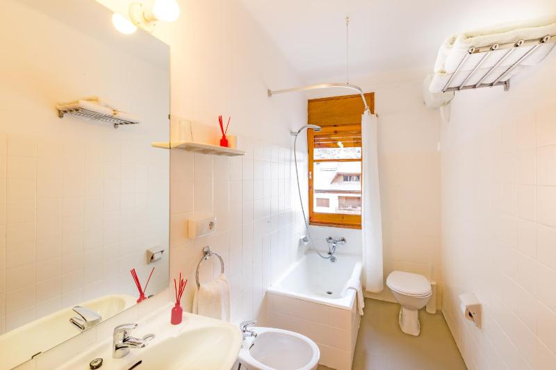 Double or Twin Room with Spa Access image 2