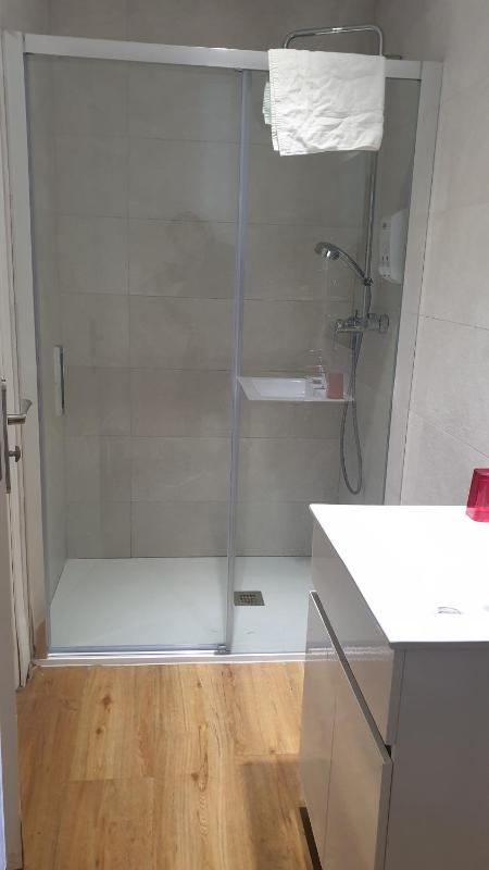 Double Room with Extra Bed image 4