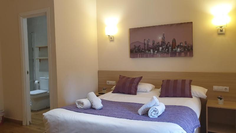 Double Room with Extra Bed image 3
