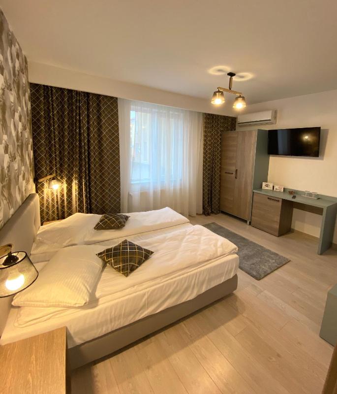 Superior Double Room image 3