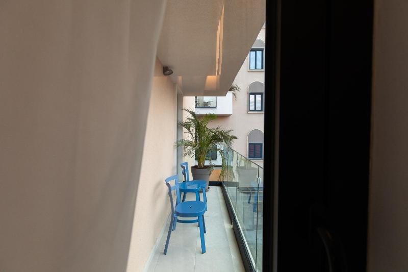 Old Port Hotel - image 13