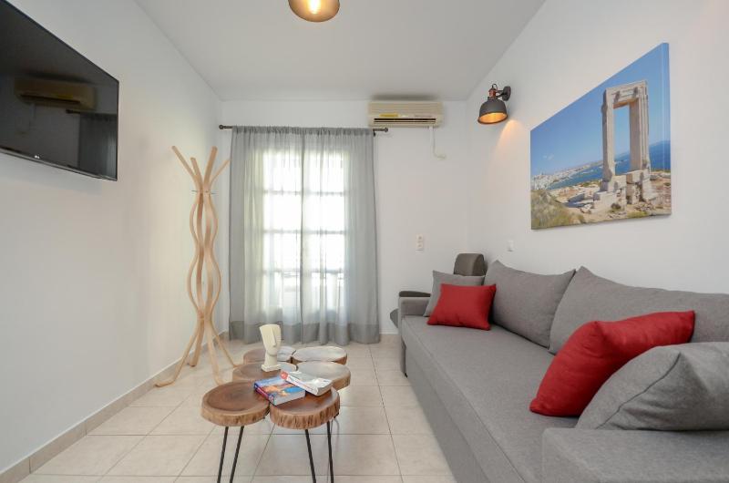 Suite with Pool View image 1