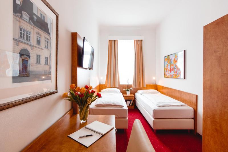 Standard Double Room image 1