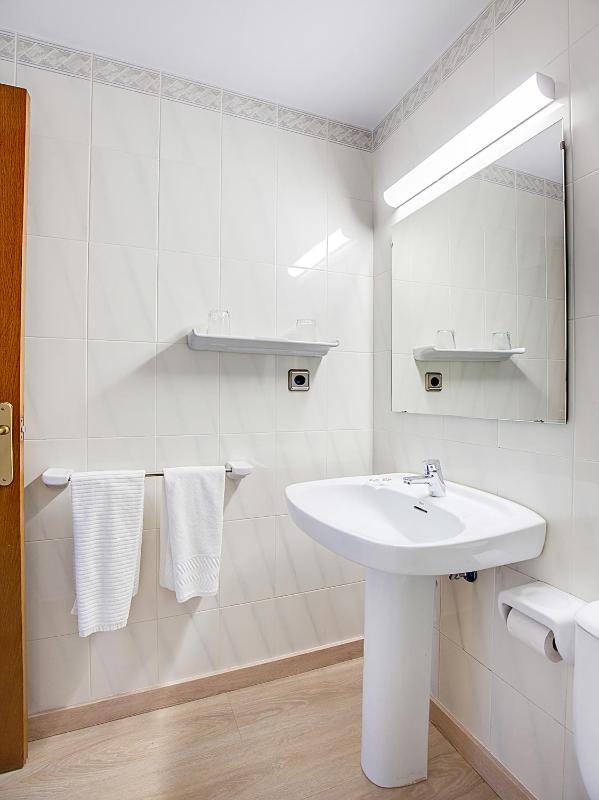 Double Room image 2