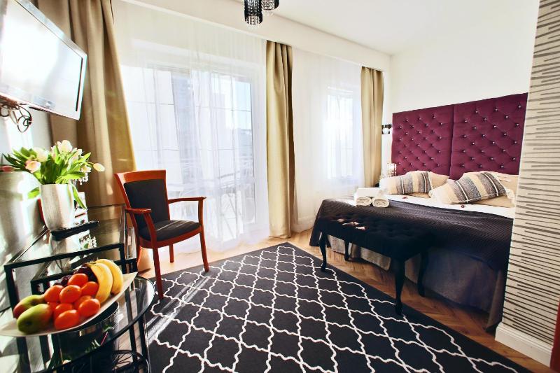Double Room image 4