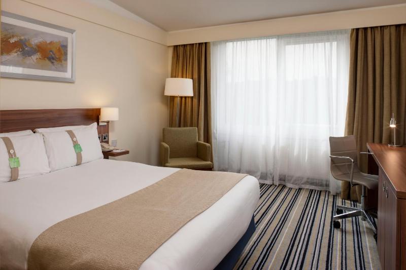 Standard Double Room image 3