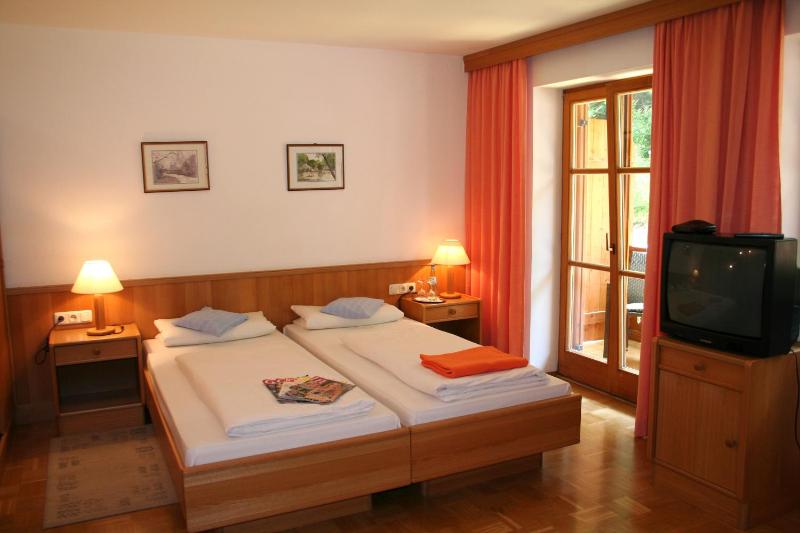 One-Room Apartment (2-3 adults) image 1