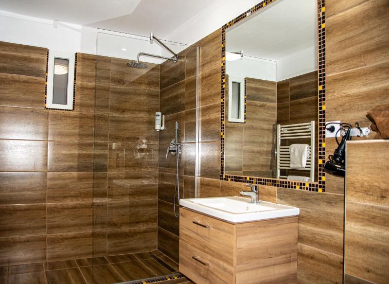 Standard Double or Twin Room image 2