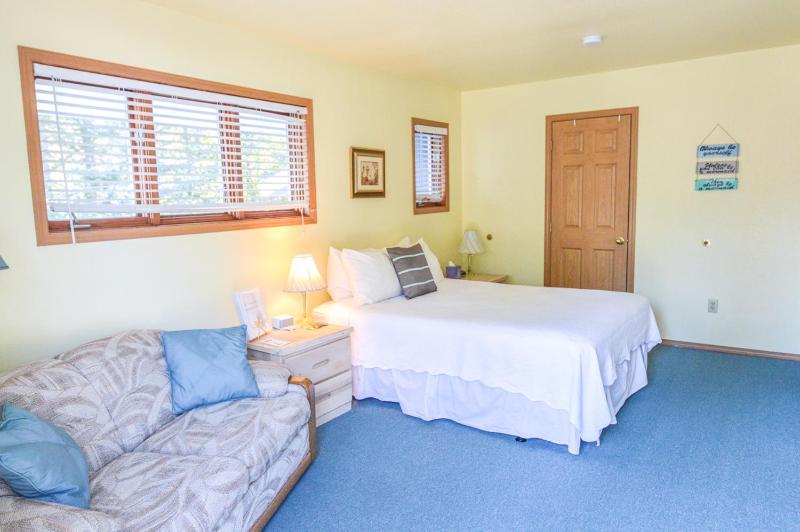 Queen Room image 1