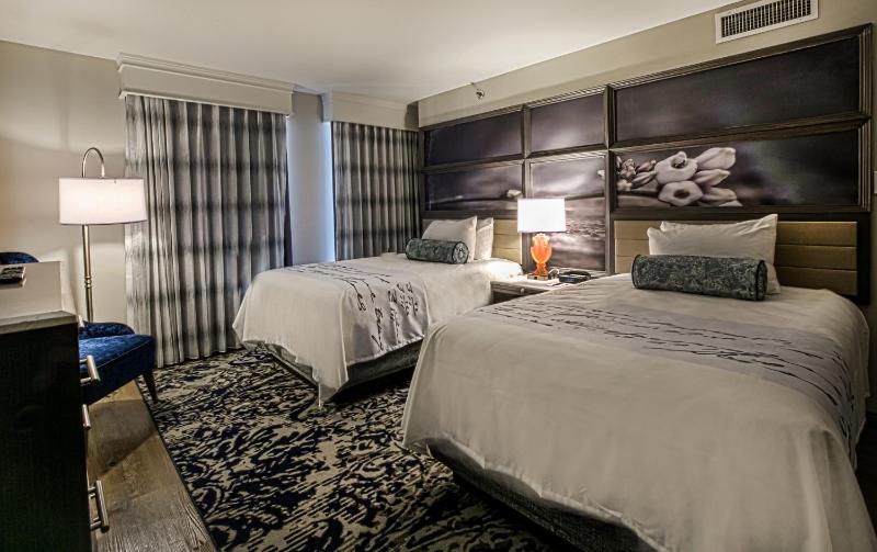 Executive Double Room with Two Double Beds - Non-Smoking image 3