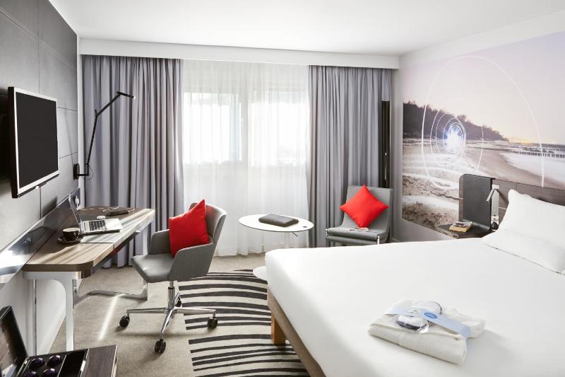 Executive Queen Room image 3