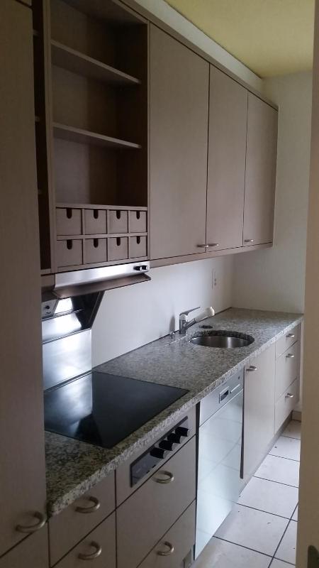 Standard Twin Room with Shared Bathroom image 2