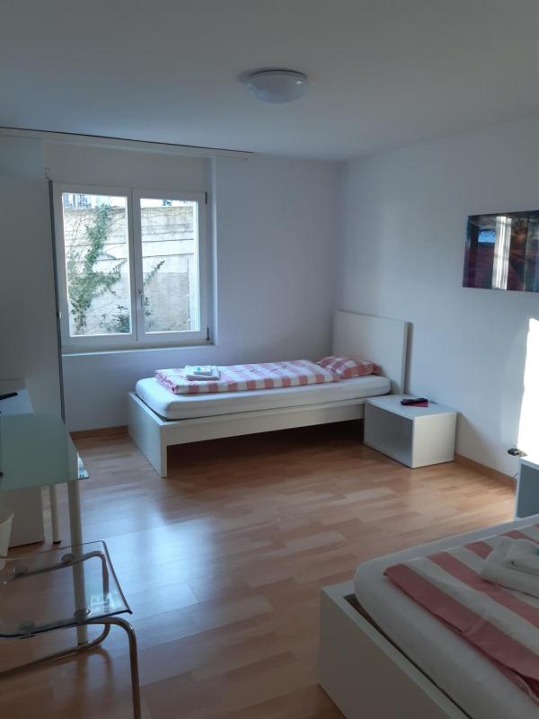 Standard Twin Room with Shared Bathroom image 1