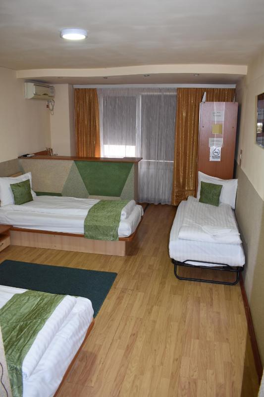 Triple Room image 3