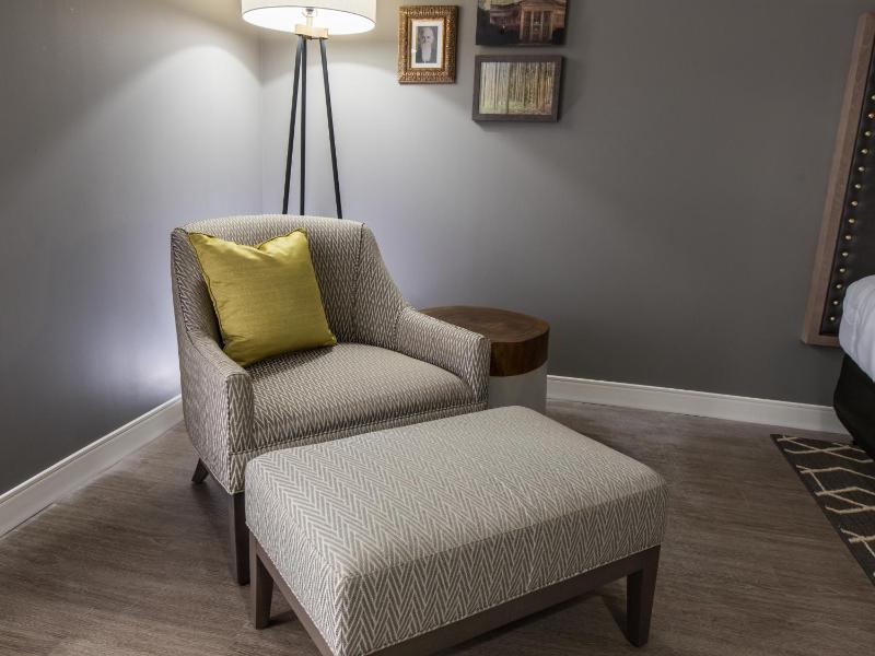 One-Bedroom King Suite image 2