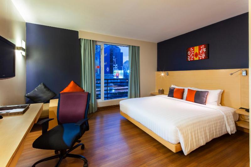 Deluxe Double Room image 3