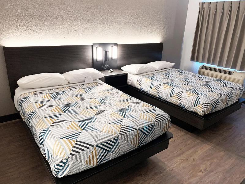 Quadruple Room - Disability Access image 2