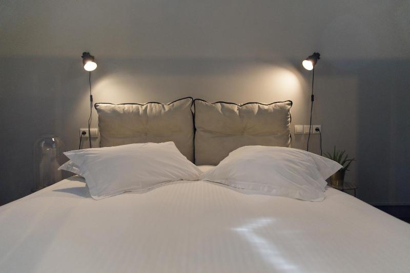 Studio Apartment image 3