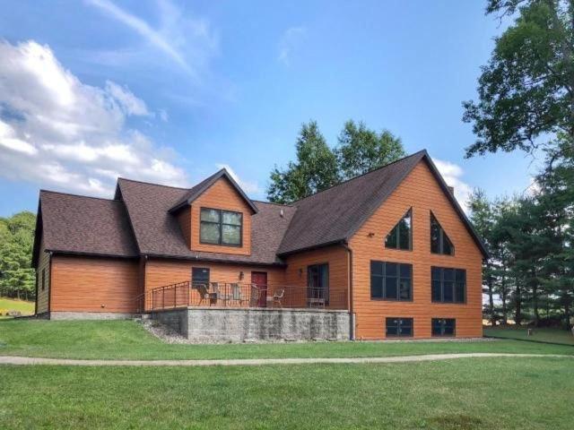 Three-Bedroom House image 2