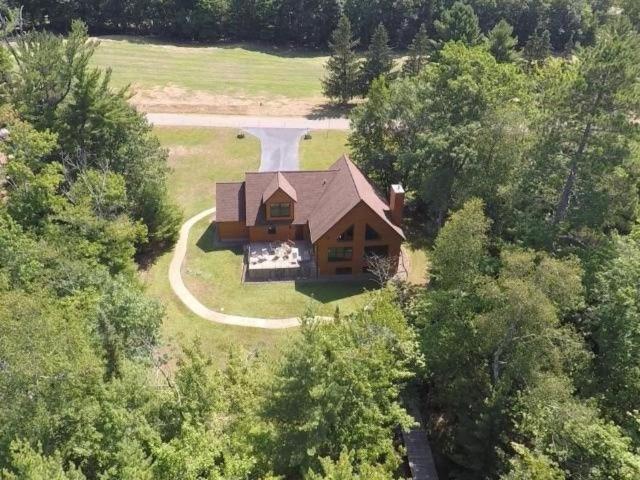 Three-Bedroom House image 3