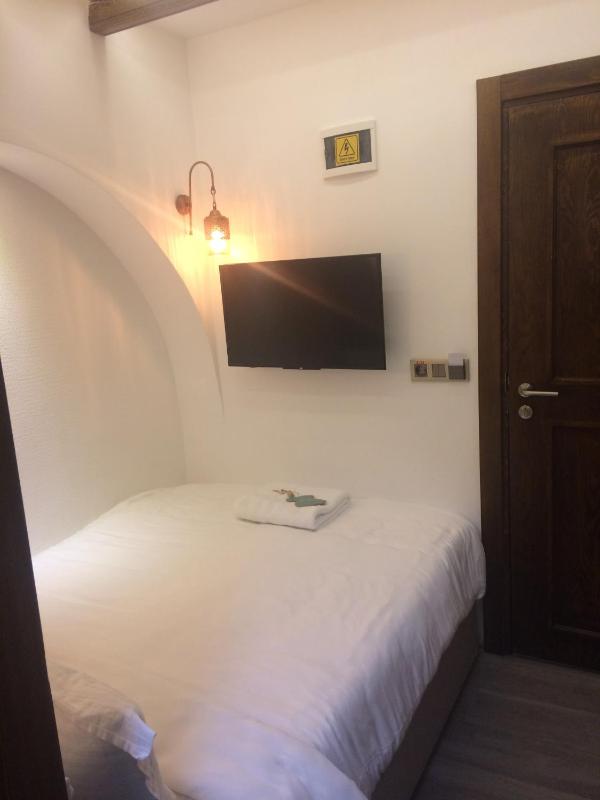 Budget Double Room image 3