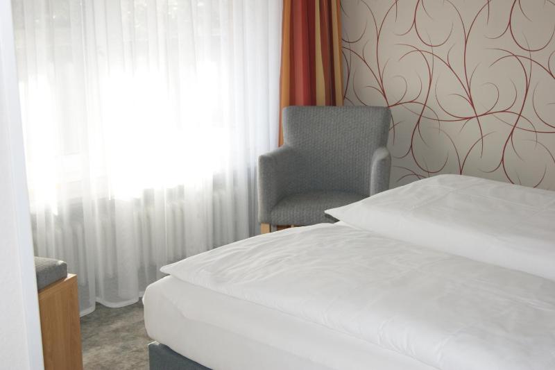 Double Room image 3