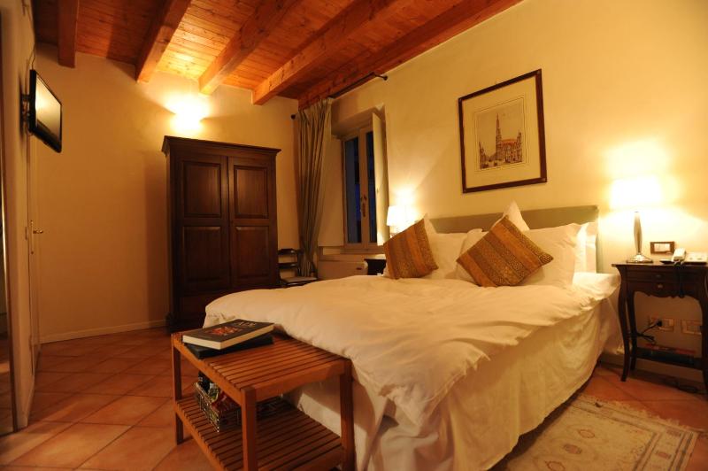 Double Room image 2