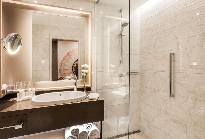 Superior Room image 4