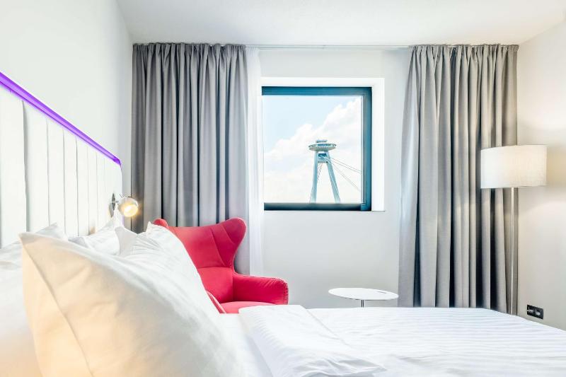 Park Inn Danube Bratislava - image 9