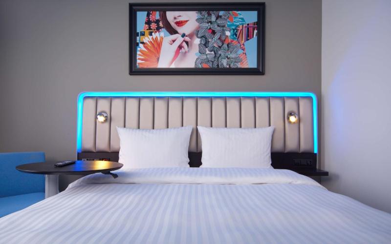 Standard Room with Old Town View image 4