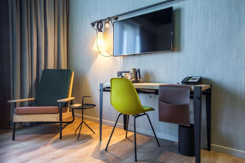 Standard Room image 4