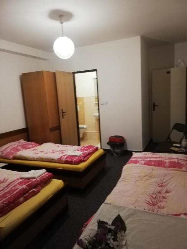 Classic Triple Room image 4