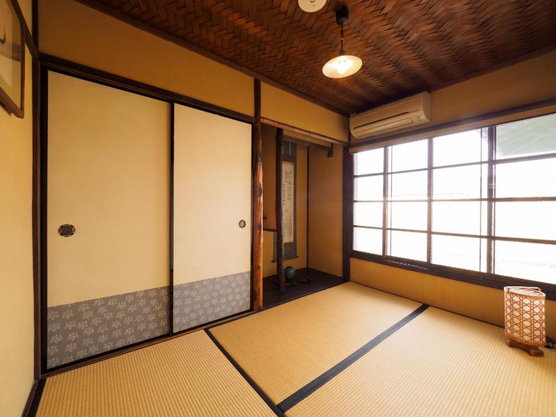 100 years old traditional Kyoto Machiya townhouse - K's Villa - image 2