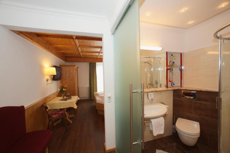 Comfort Double Room image 4