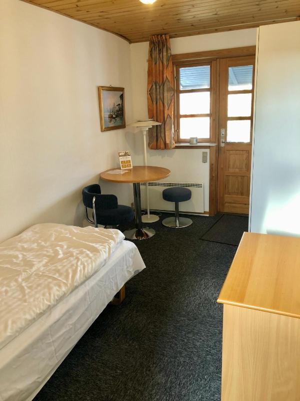 Single Room image 4