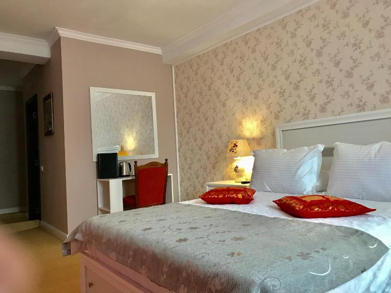 Deluxe Double Room image 4