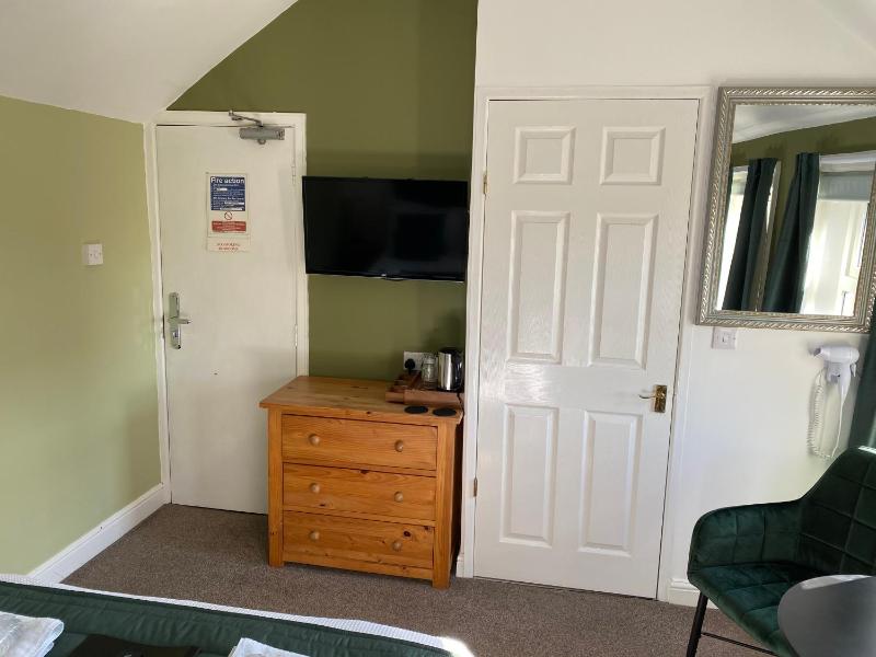 Standard Double Room image 4