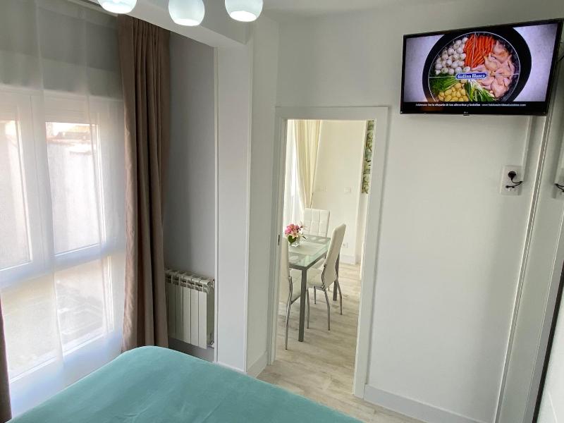 Two-Bedroom Deluxe Apartment image 4