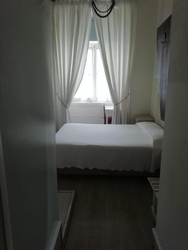 Double Room image 3