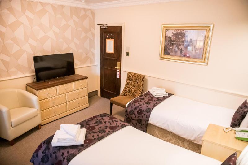 Club Twin Room image 1