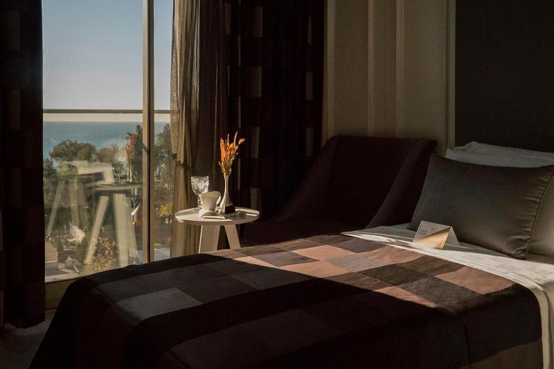Double Room with Sea View image 3