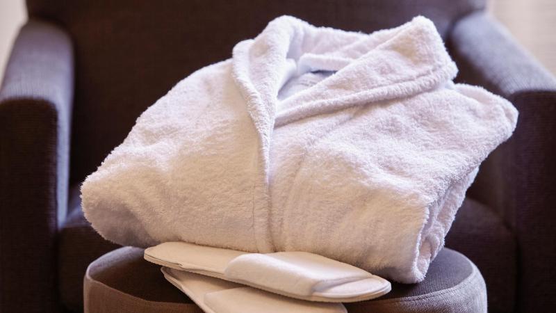 King Suite with Sofa Bed and City View image 3