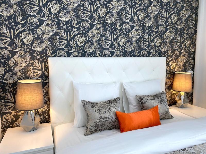 Two-Bedroom Deluxe Apartment with Balcony image 2