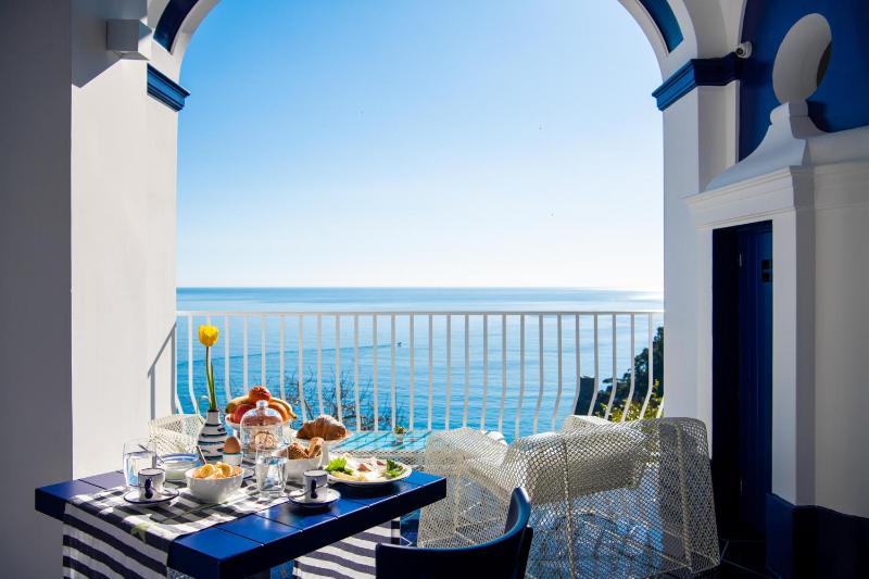 Imperati Suites by Alcione Residence - image 41