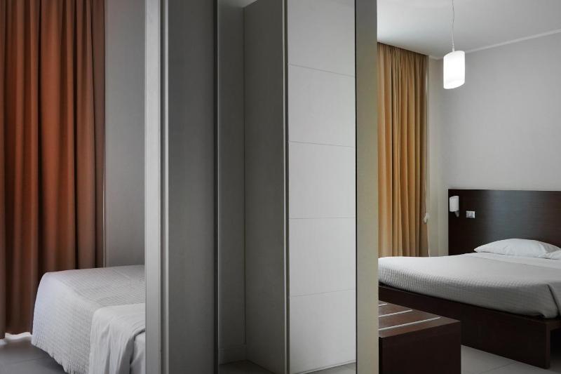 Double Room image 1