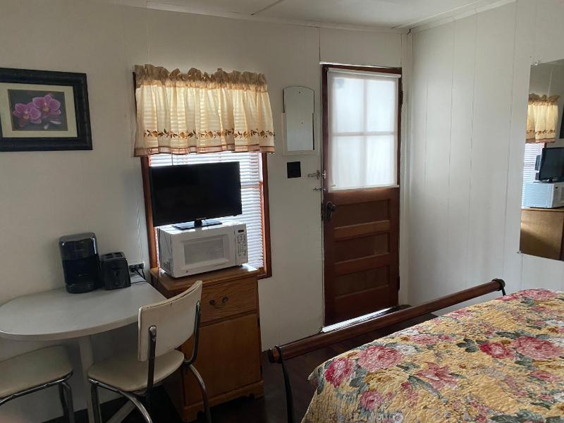One-Bedroom House image 2