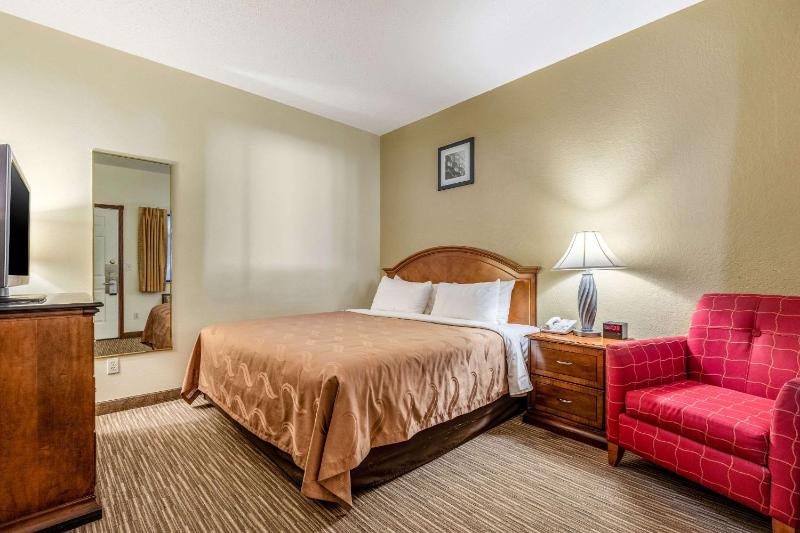 King Room - Accessible/Non-Smoking image 1